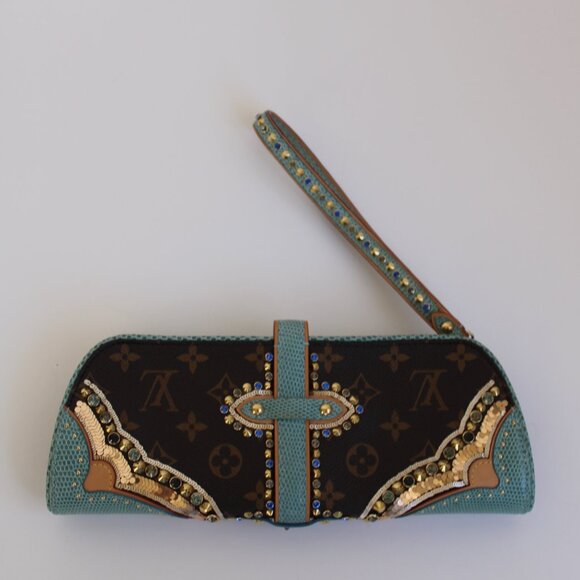 Louis Vuitton Lizard Embellished Les Extraordinaires Clutch - Picture 13 of 16